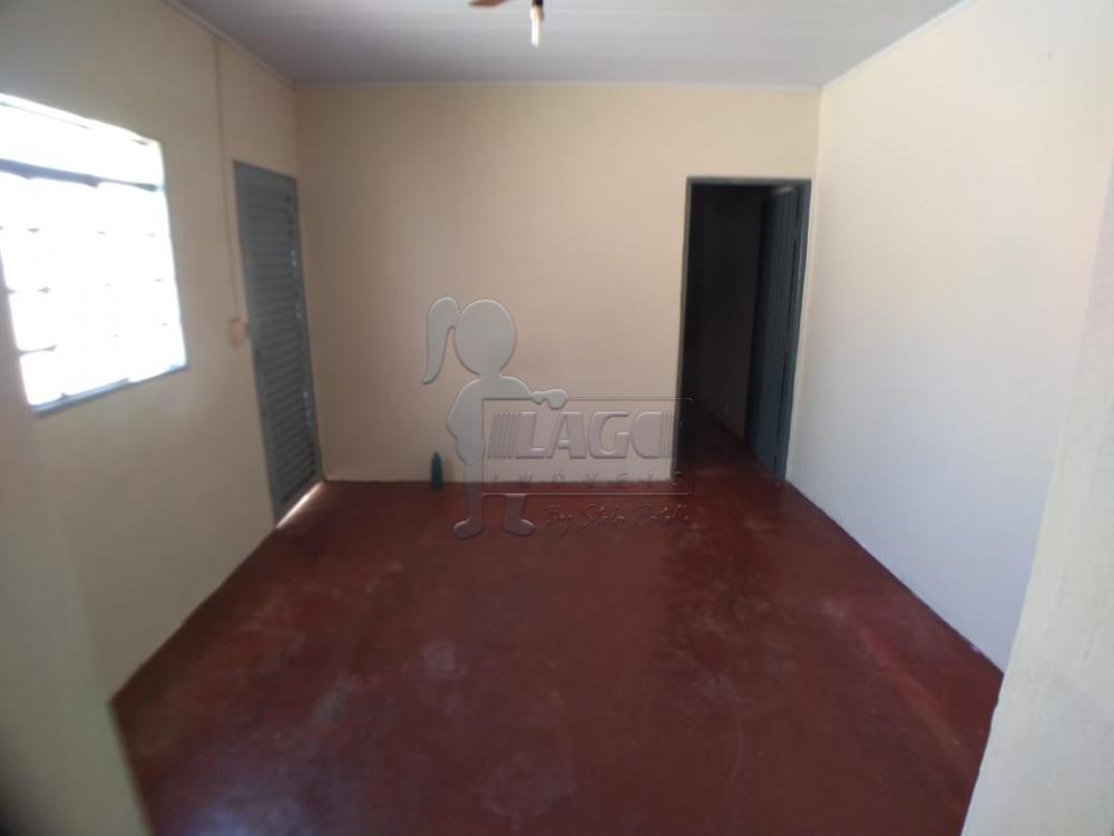 Alugar Casas / Padrão em Ribeirão Preto R$ 700,00 - Foto 1