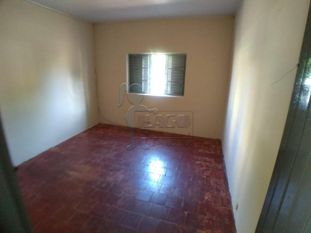 Alugar Casas / Padrão em Ribeirão Preto R$ 700,00 - Foto 5