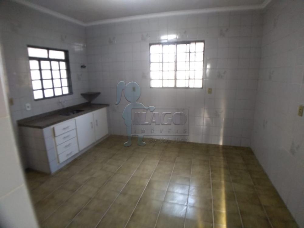 Alugar Casas / Padrão em Ribeirão Preto R$ 1.100,00 - Foto 3