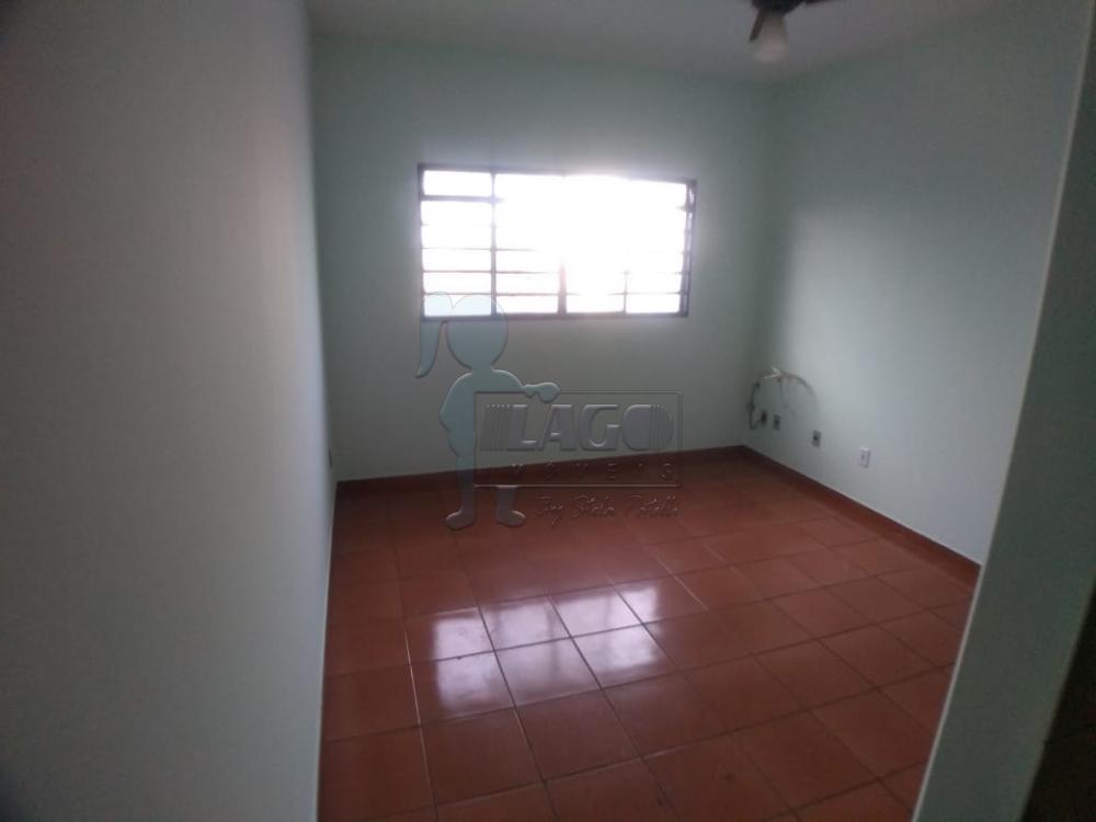 Alugar Casas / Padrão em Ribeirão Preto R$ 1.100,00 - Foto 4