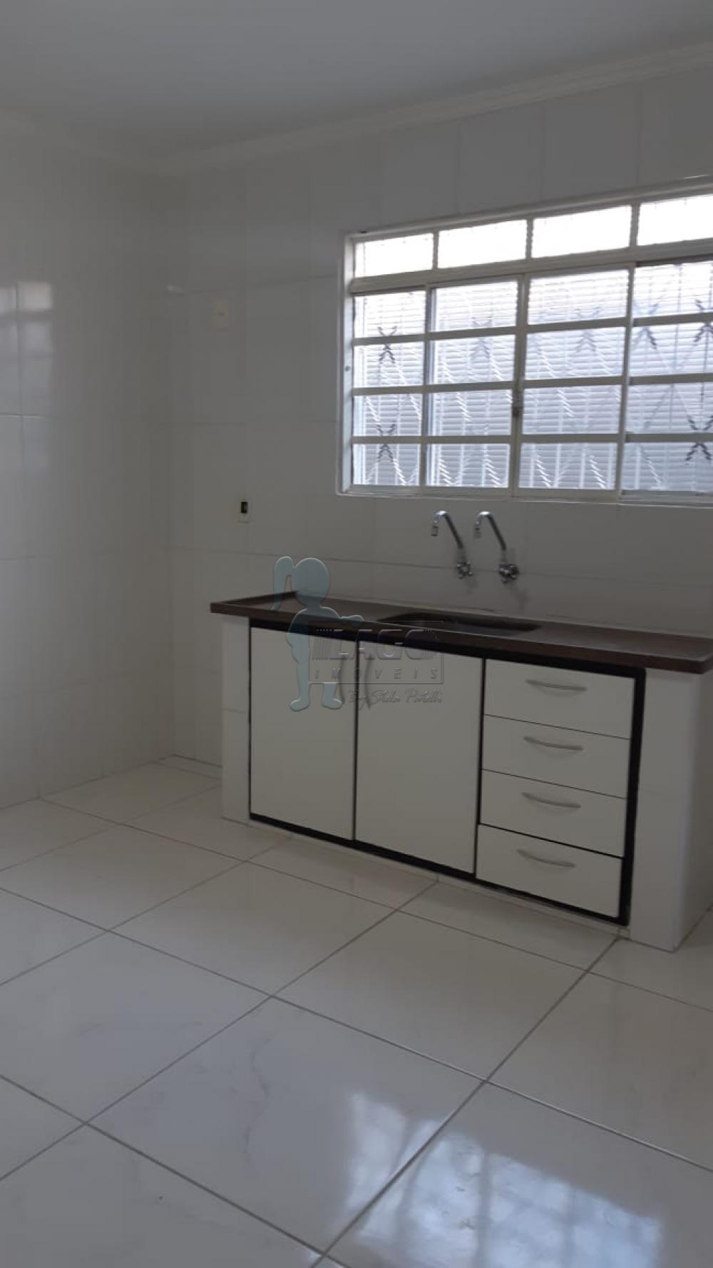 Alugar Casas / Padrão em Ribeirão Preto R$ 1.300,00 - Foto 4