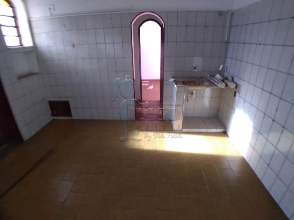 Alugar Casas / Padrão em Ribeirão Preto R$ 1.300,00 - Foto 3