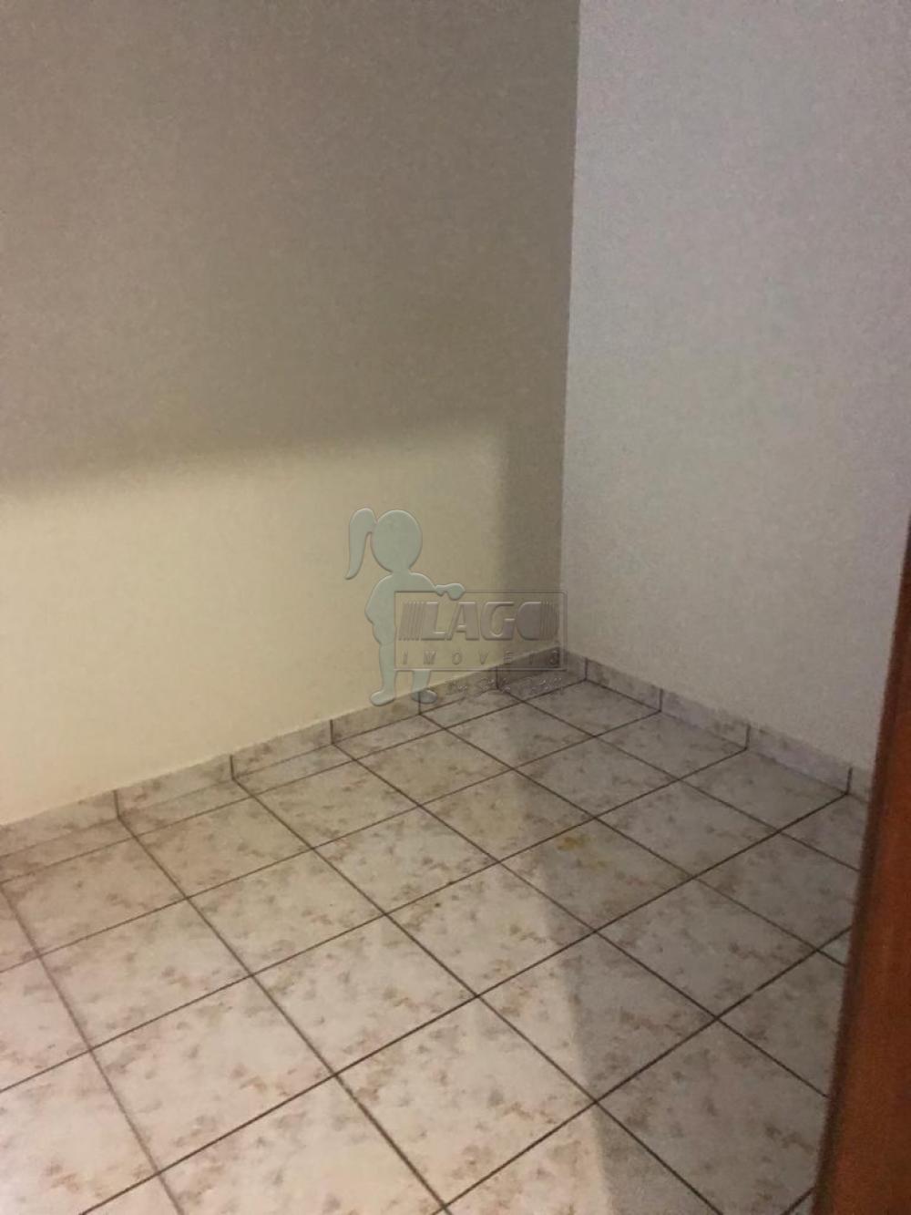 Alugar Casas / Padrão em Ribeirão Preto R$ 2.900,00 - Foto 3