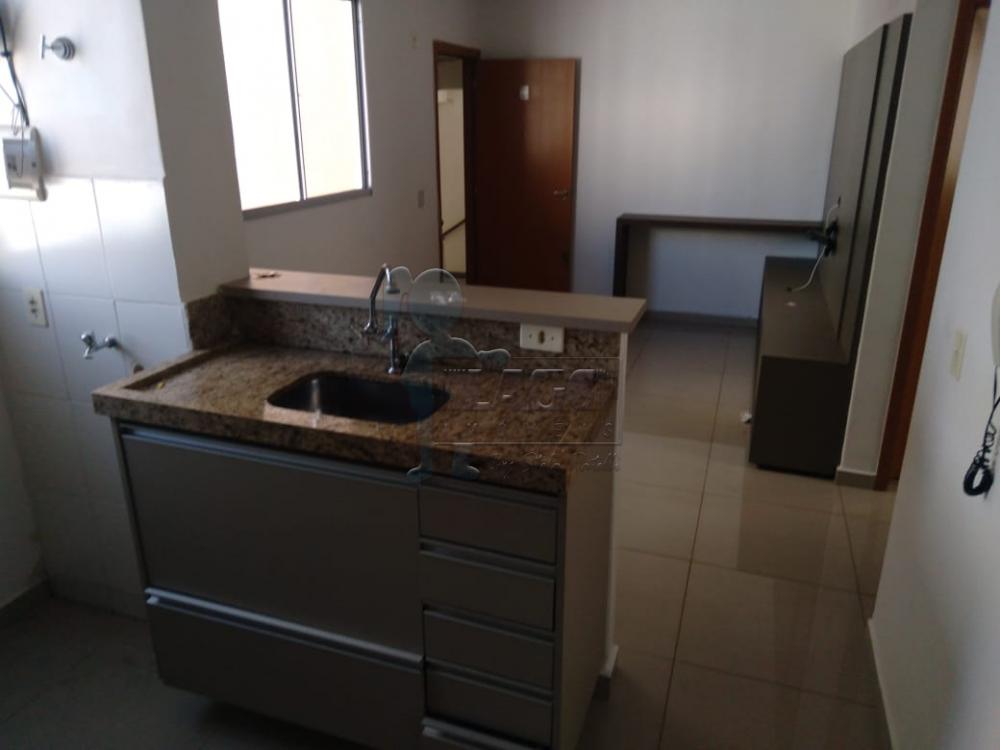 Alugar Apartamentos / Padrão em Ribeirão Preto R$ 1.100,00 - Foto 4