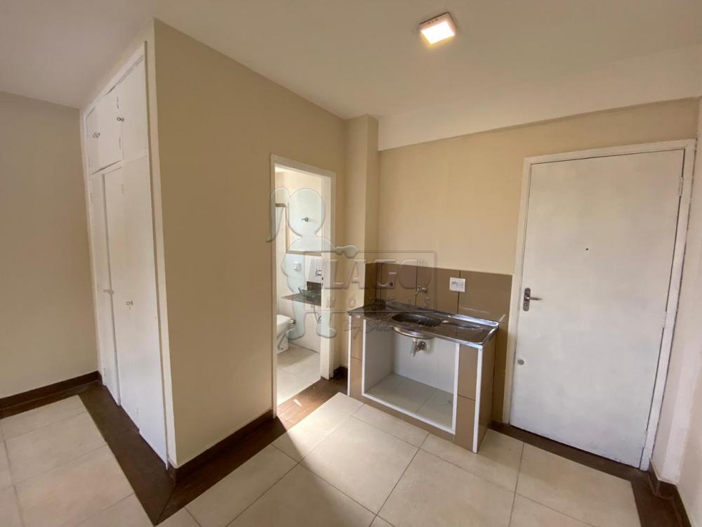 Alugar Apartamentos / Padrão em Ribeirão Preto R$ 598,00 - Foto 2