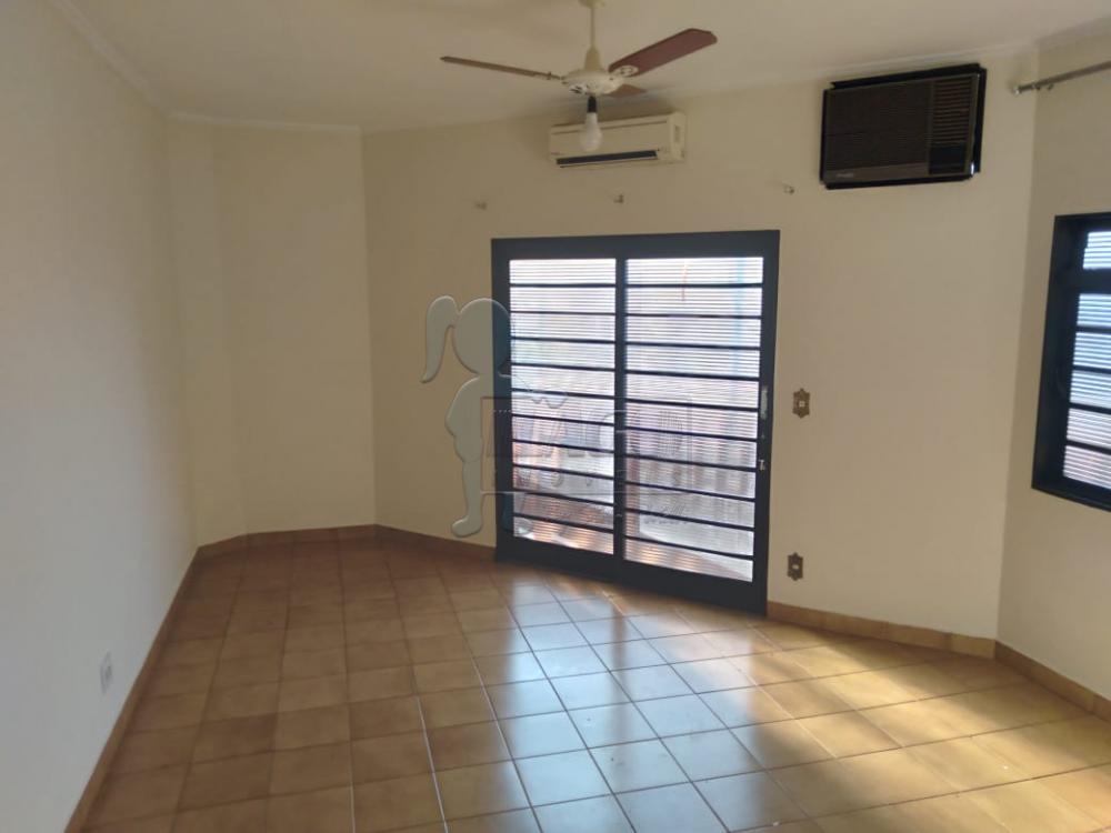 Alugar Casas / Padrão em Ribeirão Preto R$ 2.900,00 - Foto 3