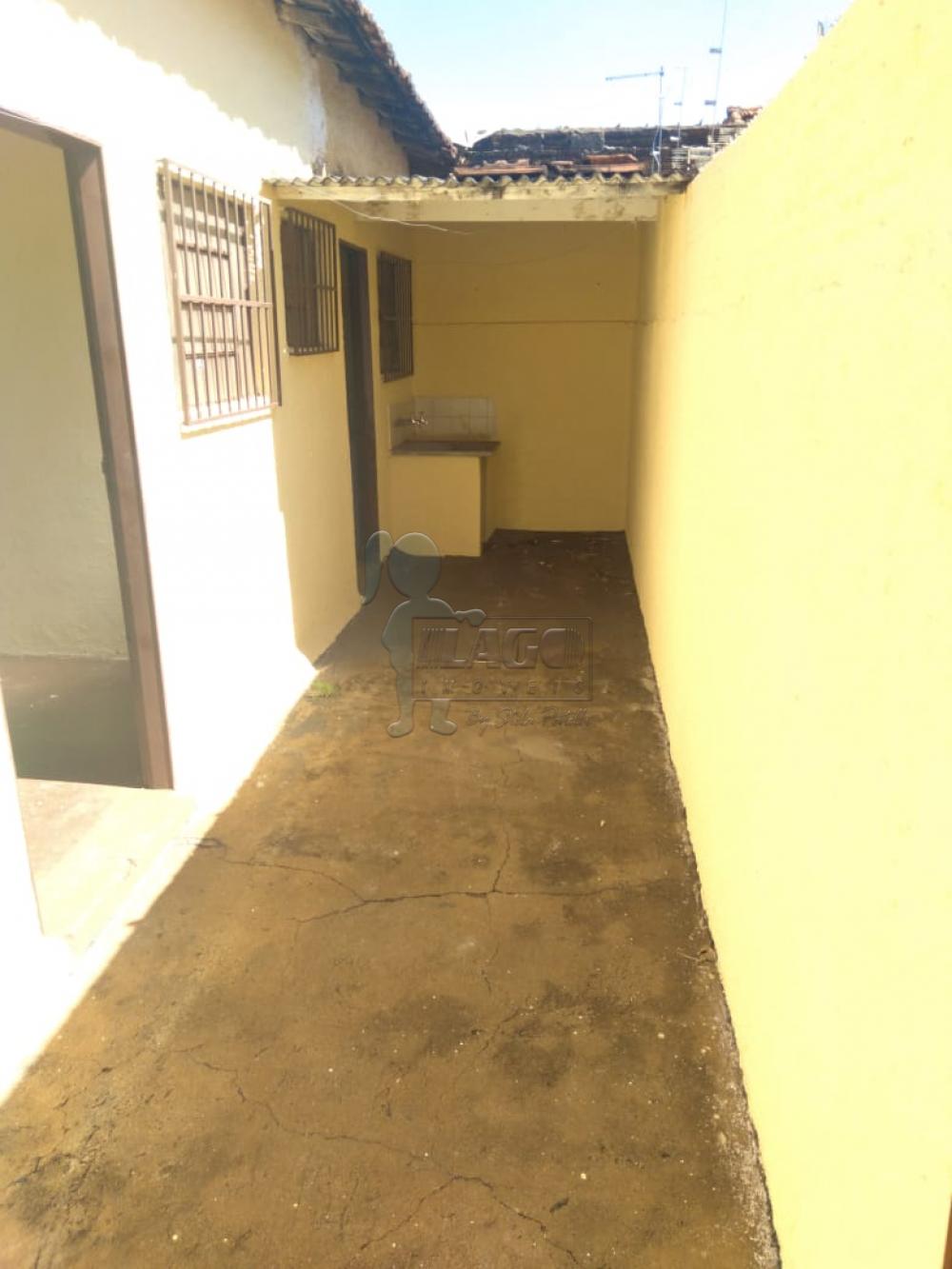 Alugar Casas / Padrão em Ribeirão Preto R$ 650,00 - Foto 7