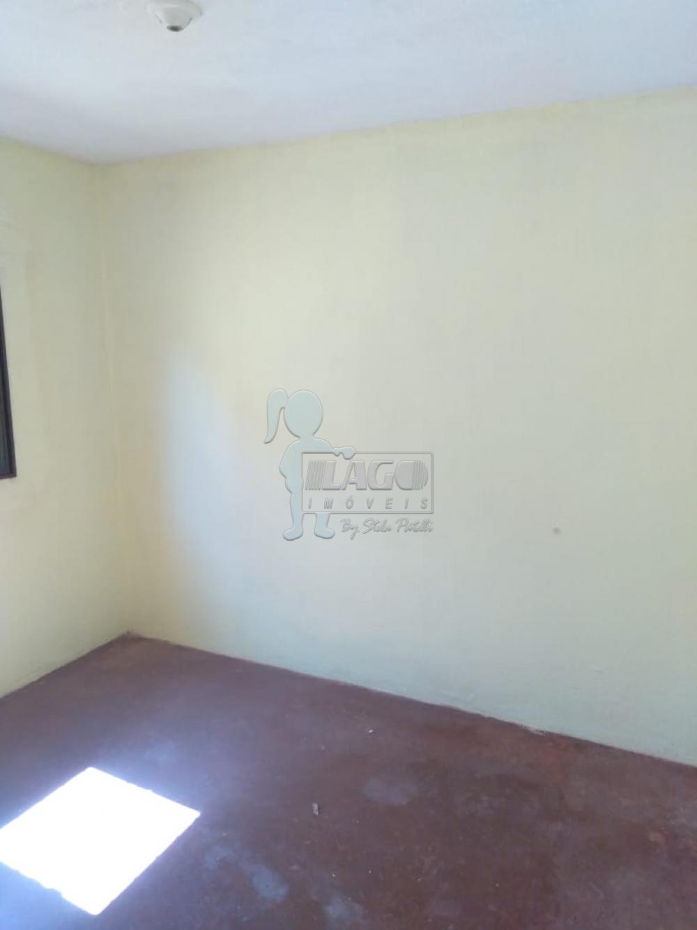 Alugar Casas / Padrão em Ribeirão Preto R$ 650,00 - Foto 3