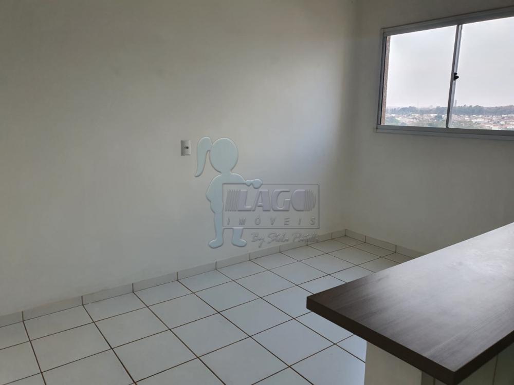 Alugar Apartamentos / Padrão em Ribeirão Preto R$ 700,00 - Foto 2