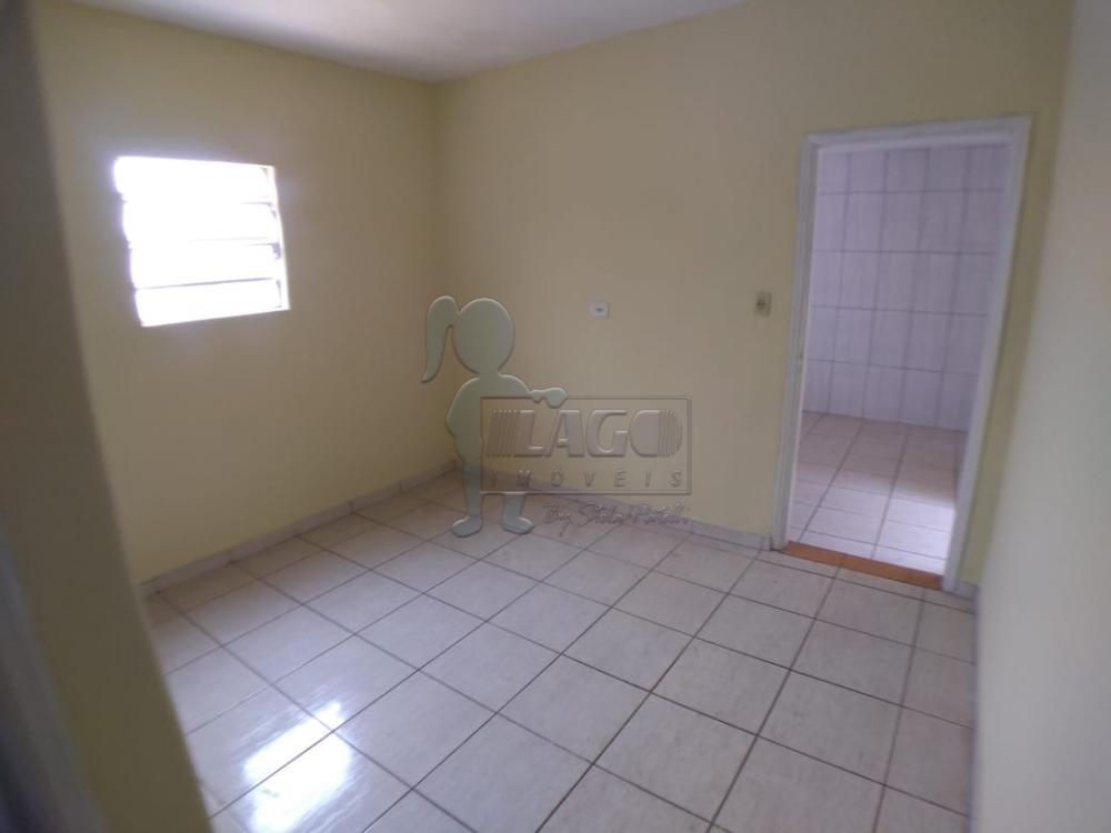 Alugar Casas / Padrão em Ribeirão Preto R$ 1.050,00 - Foto 4