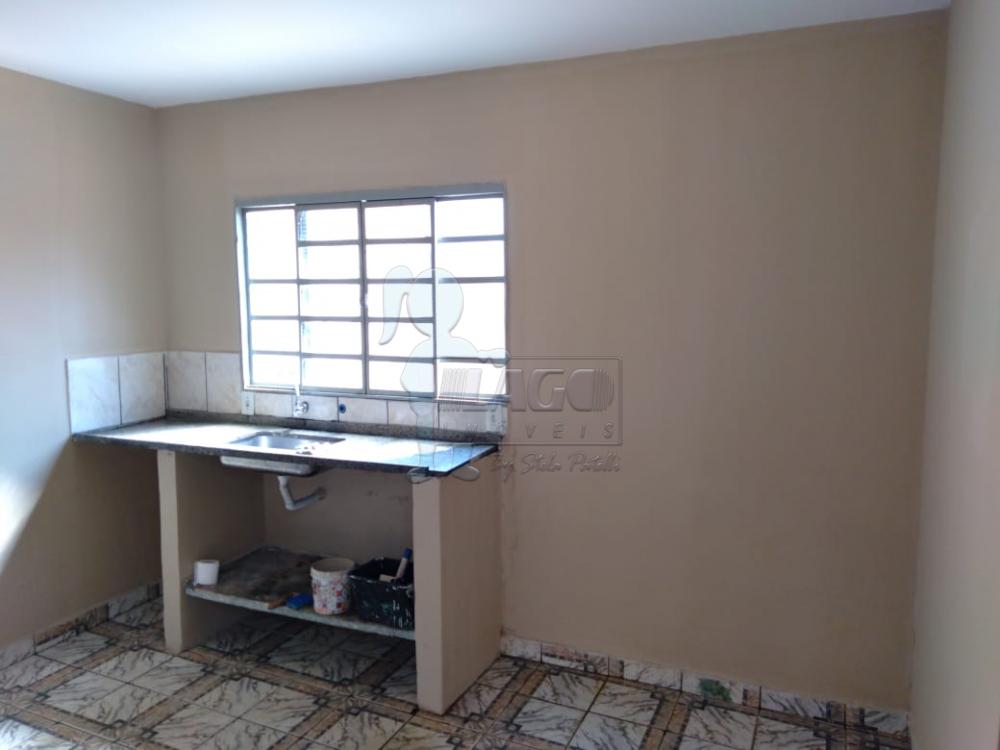 Alugar Casas / Padrão em Ribeirão Preto R$ 700,00 - Foto 4