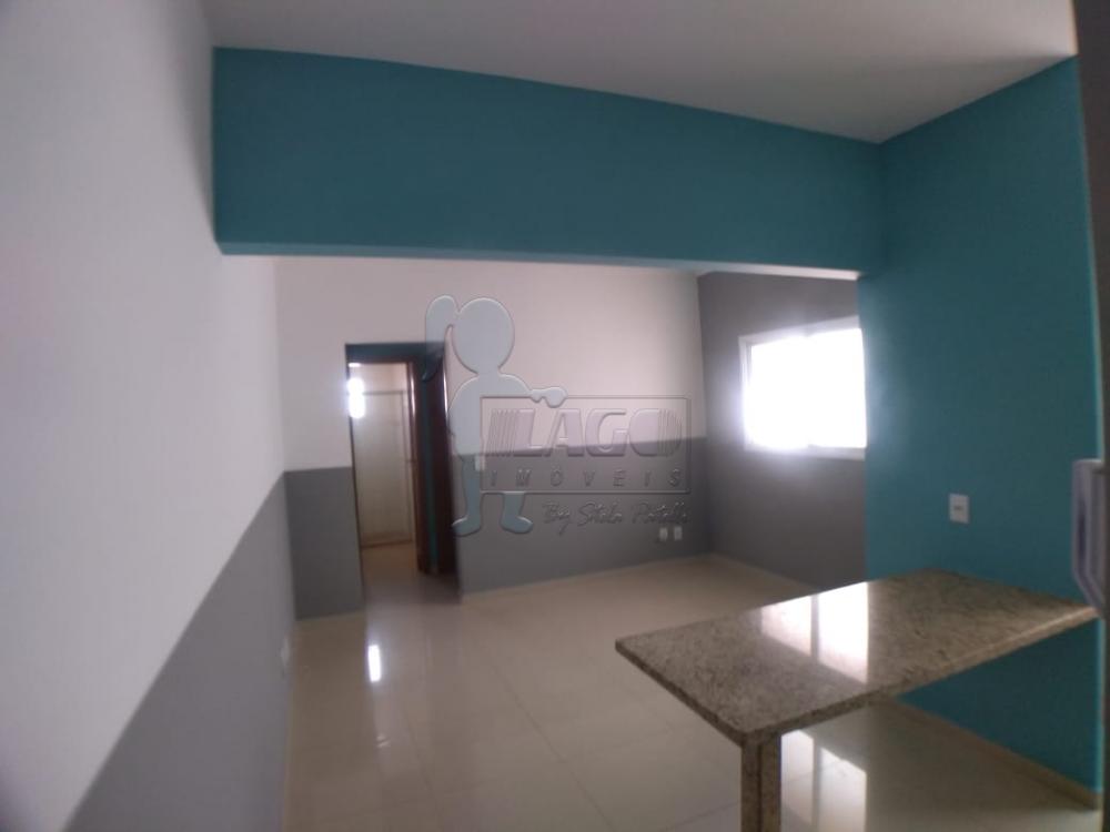 Alugar Apartamentos / Padrão em Ribeirão Preto R$ 1.000,00 - Foto 1