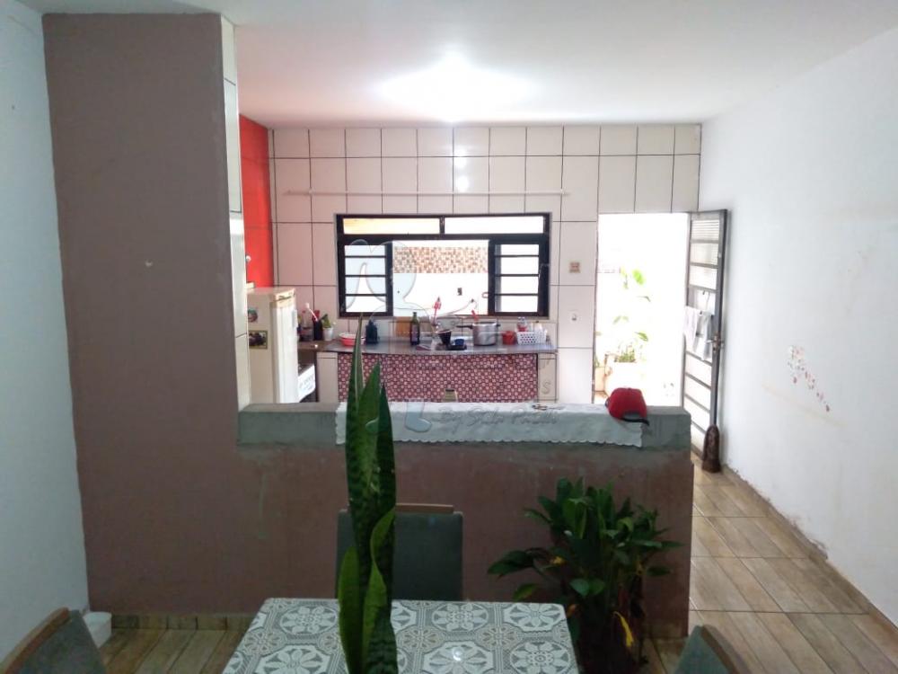 Alugar Casas / Padrão em Ribeirão Preto R$ 950,00 - Foto 4