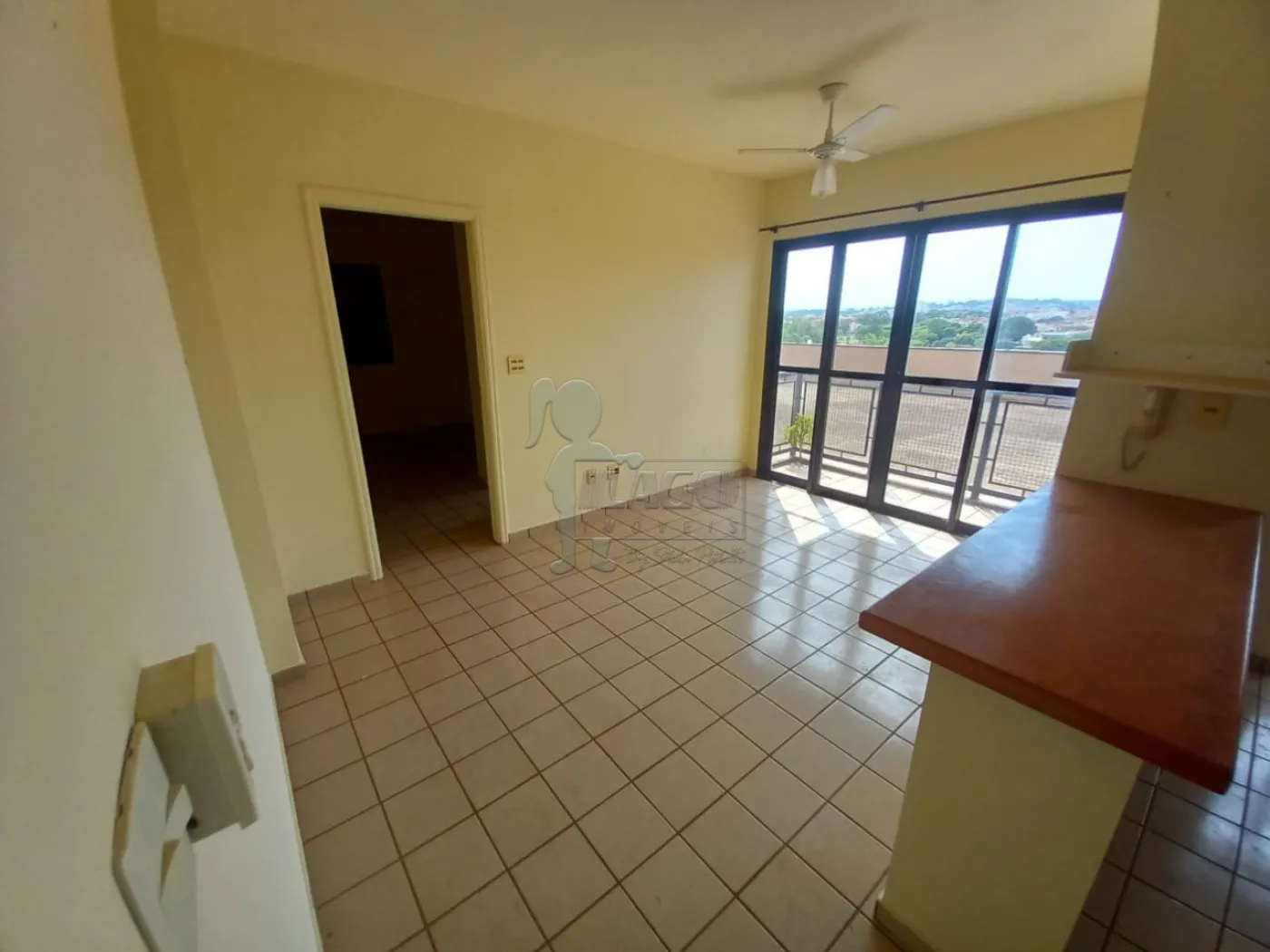 Alugar Apartamentos / Padrão em Ribeirão Preto R$ 900,00 - Foto 1