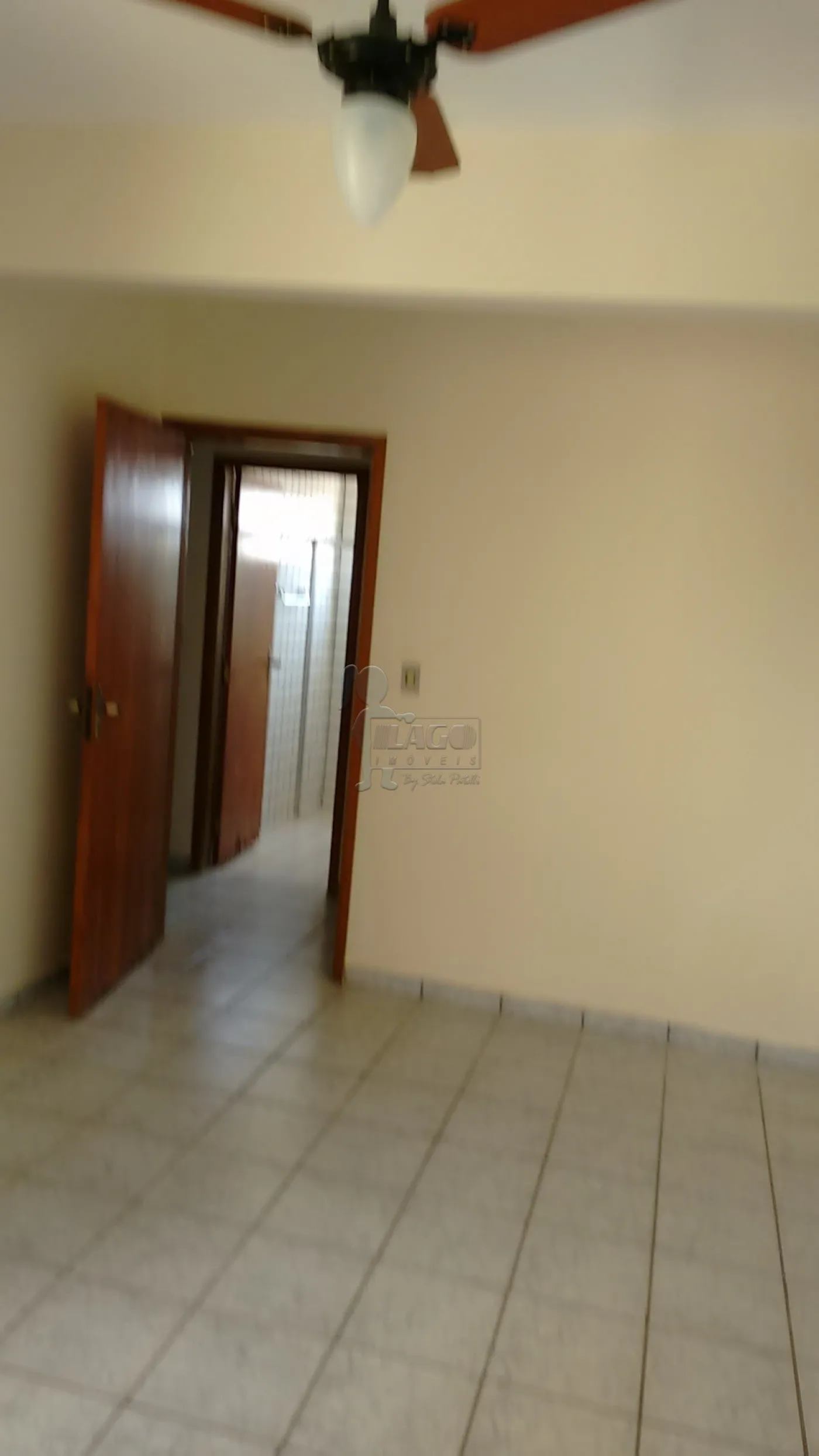 Alugar Apartamentos / Padrão em Ribeirão Preto R$ 950,00 - Foto 1