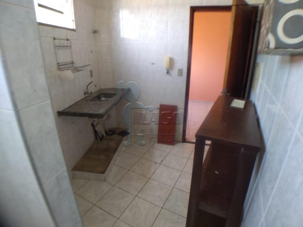 Alugar Apartamentos / Padrão em Ribeirão Preto R$ 600,00 - Foto 4