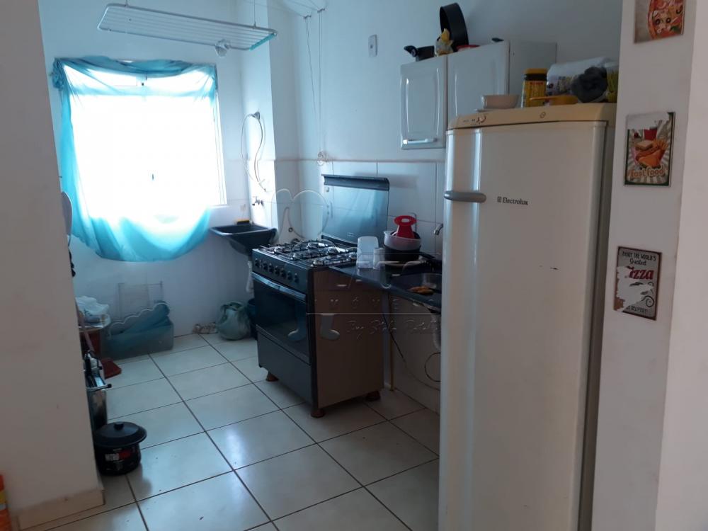 Alugar Apartamentos / Padrão em Ribeirão Preto R$ 850,00 - Foto 2