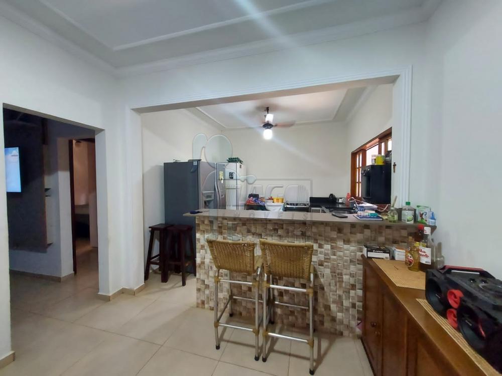 Alugar Casas / Padrão em Ribeirão Preto R$ 1.600,00 - Foto 1