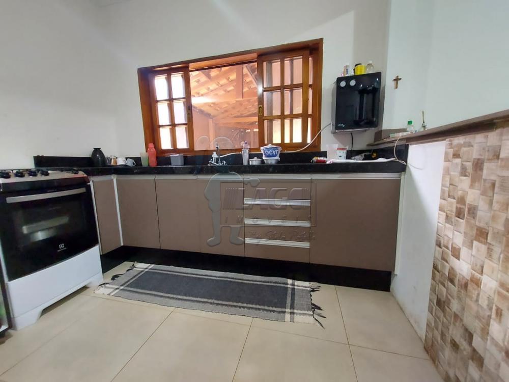 Alugar Casas / Padrão em Ribeirão Preto R$ 1.600,00 - Foto 4