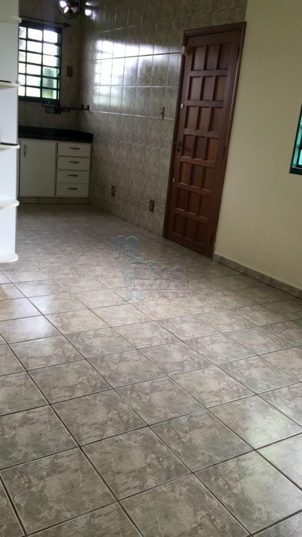 Alugar Casas / Padrão em Ribeirão Preto R$ 1.600,00 - Foto 1