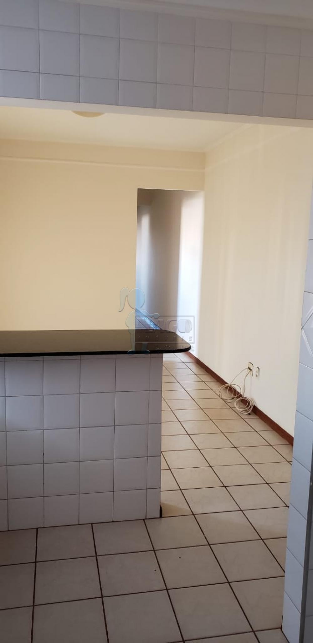 Alugar Apartamentos / Padrão em Ribeirão Preto R$ 1.200,00 - Foto 1