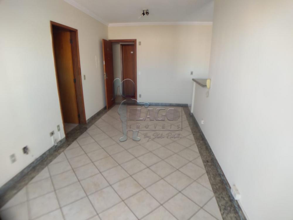 Alugar Apartamentos / Padrão em Ribeirão Preto R$ 800,00 - Foto 2