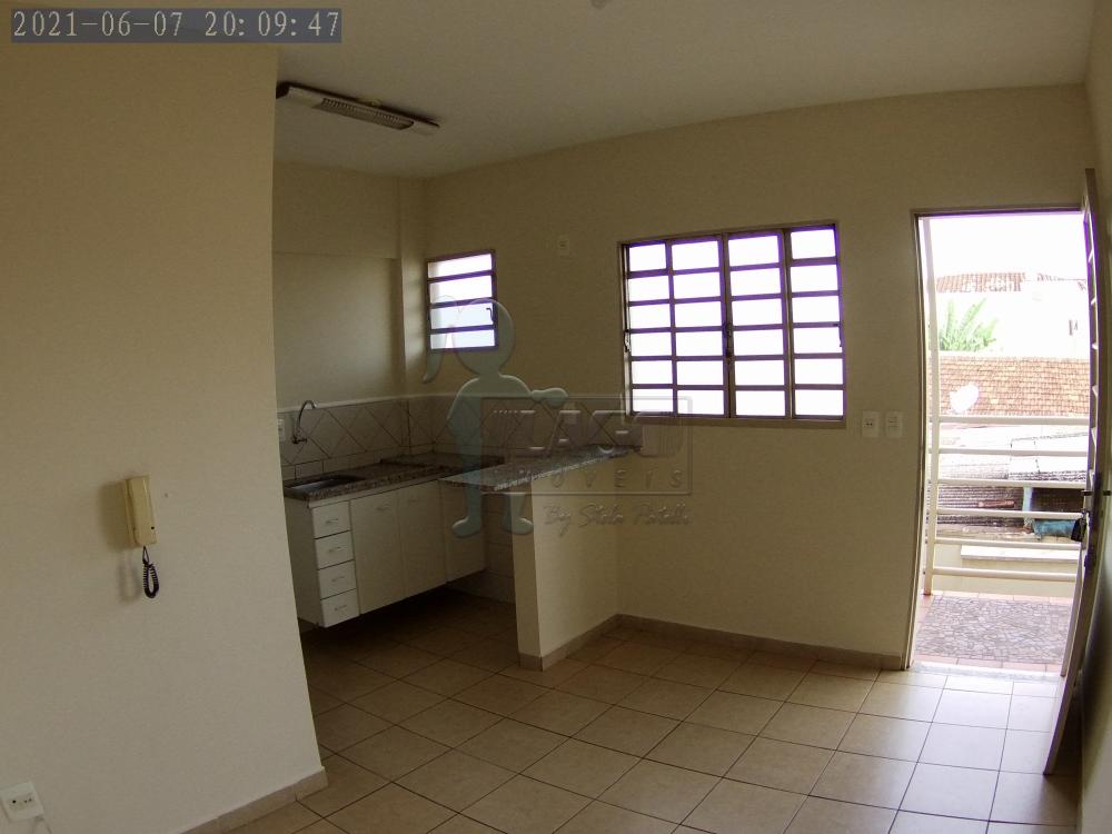 Alugar Apartamentos / Padrão em Ribeirão Preto R$ 650,00 - Foto 2