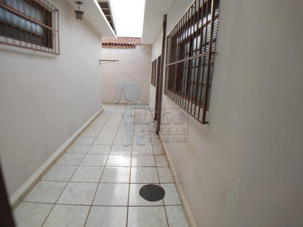 Alugar Casas / Padrão em Ribeirão Preto R$ 1.000,00 - Foto 4