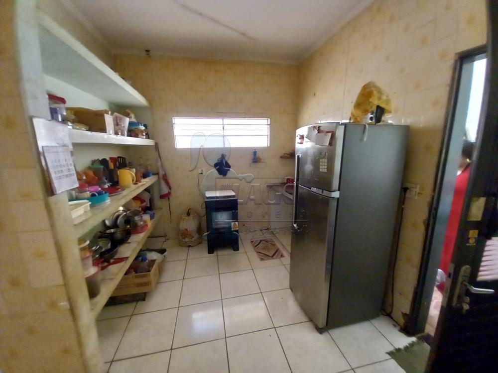 Alugar Casas / Padrão em Ribeirão Preto R$ 600,00 - Foto 9