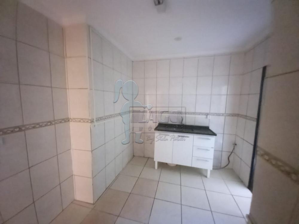 Alugar Apartamentos / Padrão em Ribeirão Preto R$ 700,00 - Foto 2