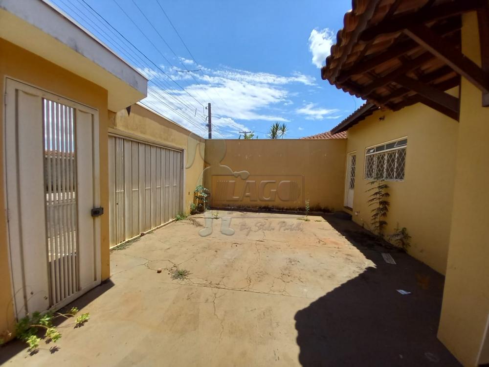 Alugar Casas / Padrão em Ribeirão Preto R$ 1.400,00 - Foto 2