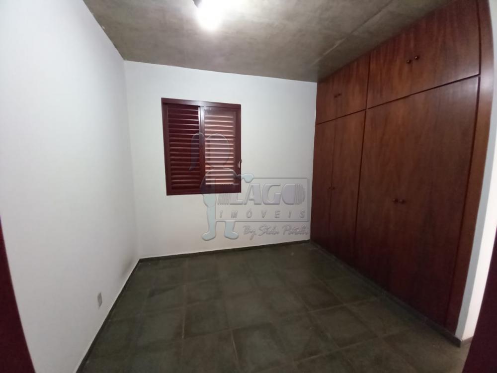 Alugar Apartamentos / Padrão em Ribeirão Preto R$ 700,00 - Foto 1