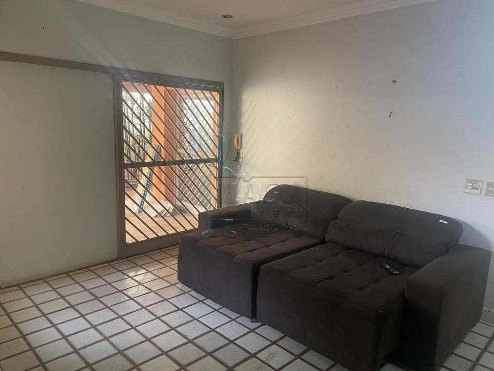 Alugar Casas / Padrão em Ribeirão Preto R$ 2.500,00 - Foto 2