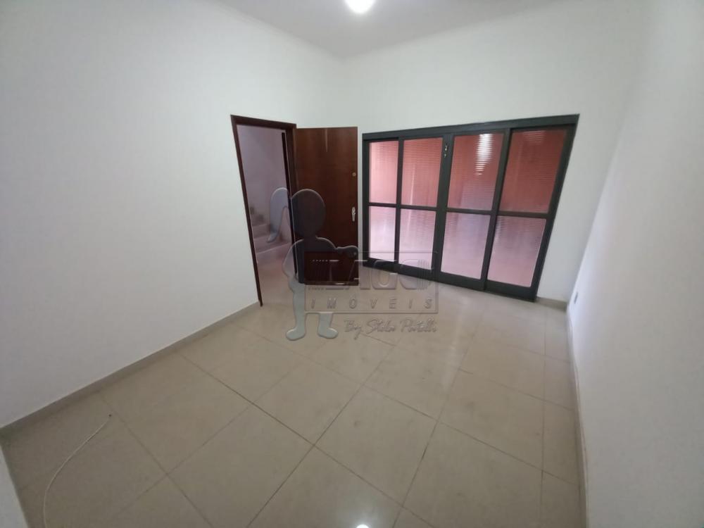 Alugar Casas / Padrão em Ribeirão Preto R$ 2.300,00 - Foto 3