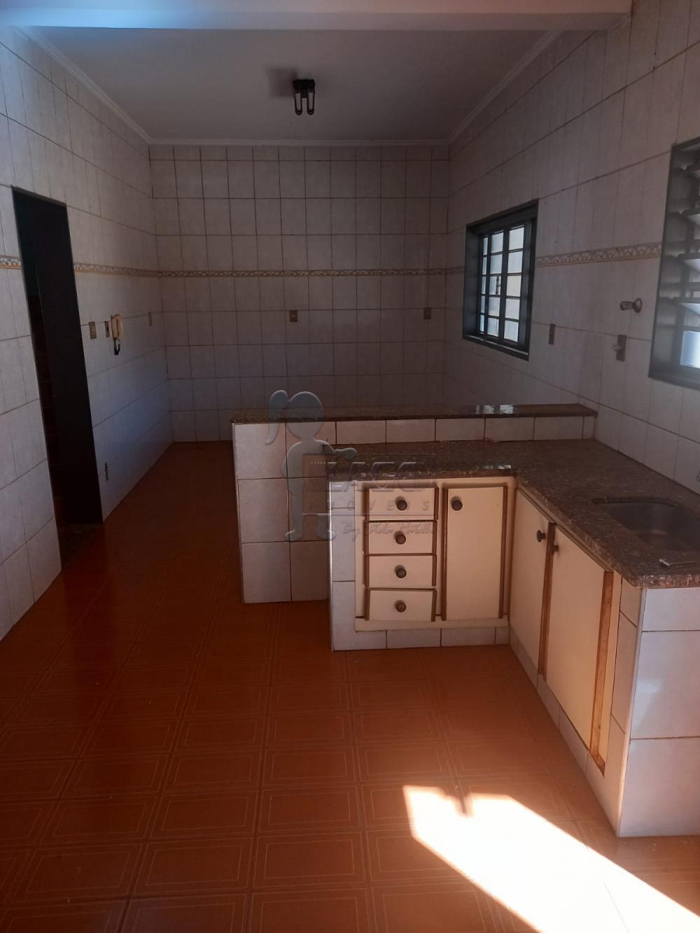Alugar Casas / Padrão em Ribeirão Preto R$ 2.700,00 - Foto 2