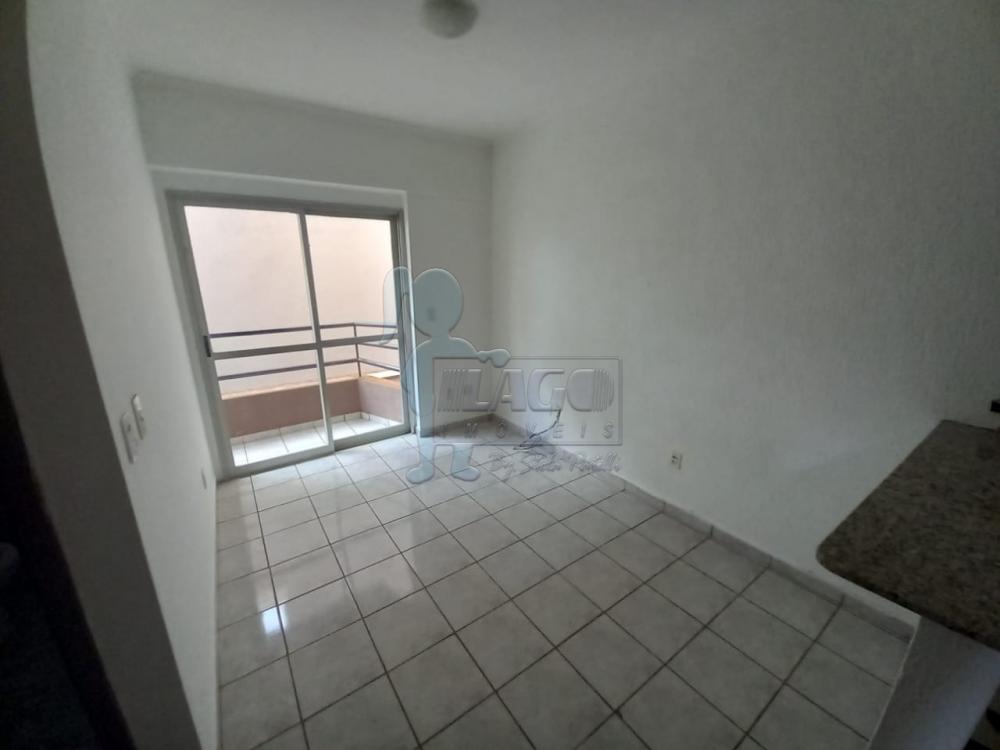 Alugar Apartamentos / Padrão em Ribeirão Preto R$ 850,00 - Foto 1