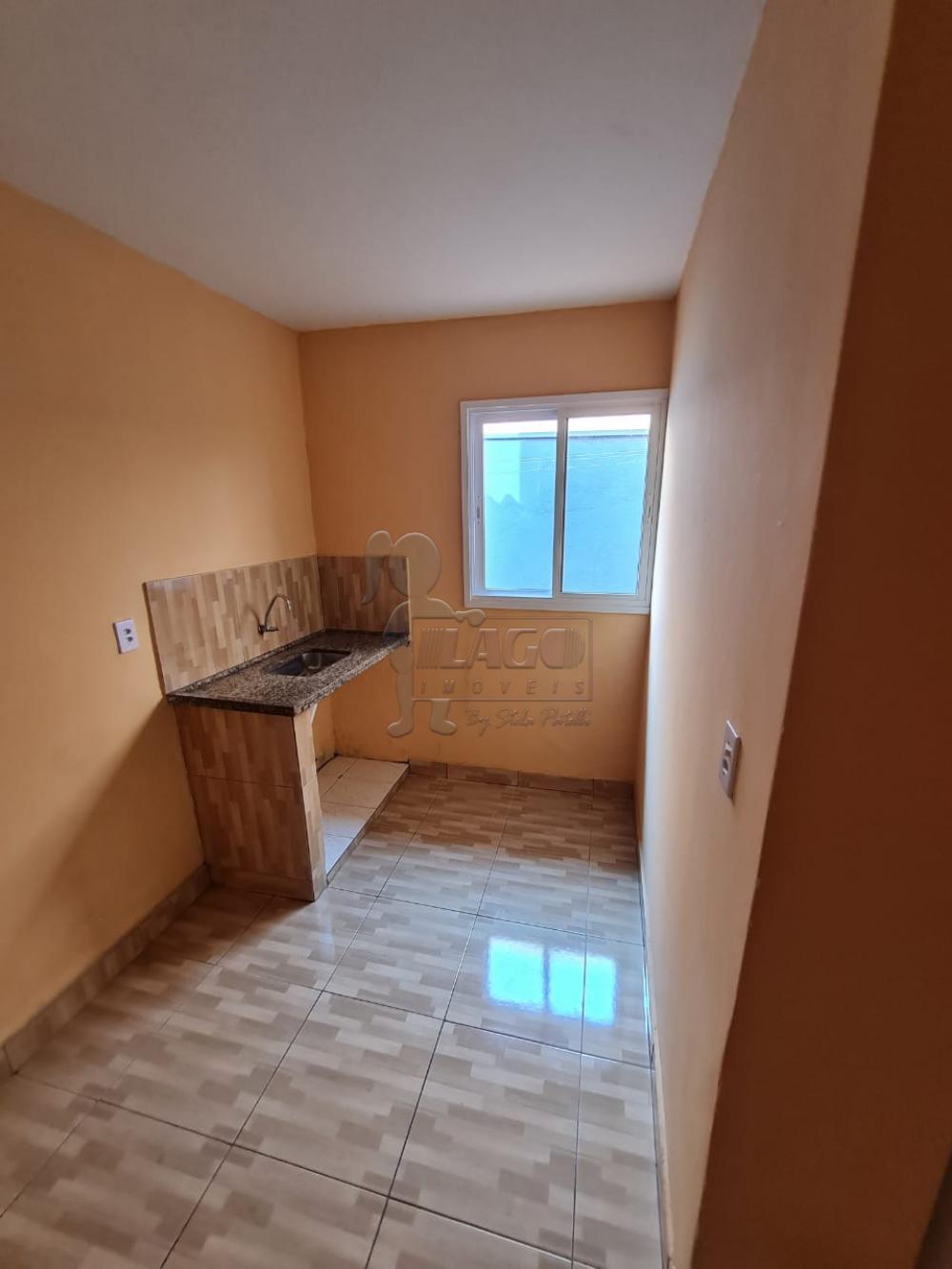 Alugar Casas / Padrão em Ribeirão Preto R$ 1.300,00 - Foto 4