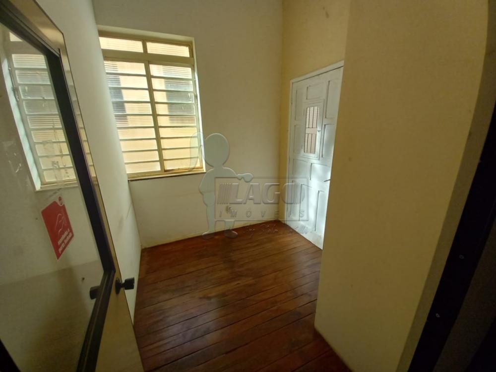 Alugar Casas / Padrão em Ribeirão Preto R$ 1.890,00 - Foto 4