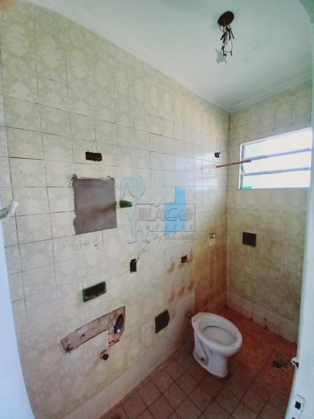 Alugar Casas / Padrão em Ribeirão Preto R$ 600,00 - Foto 4