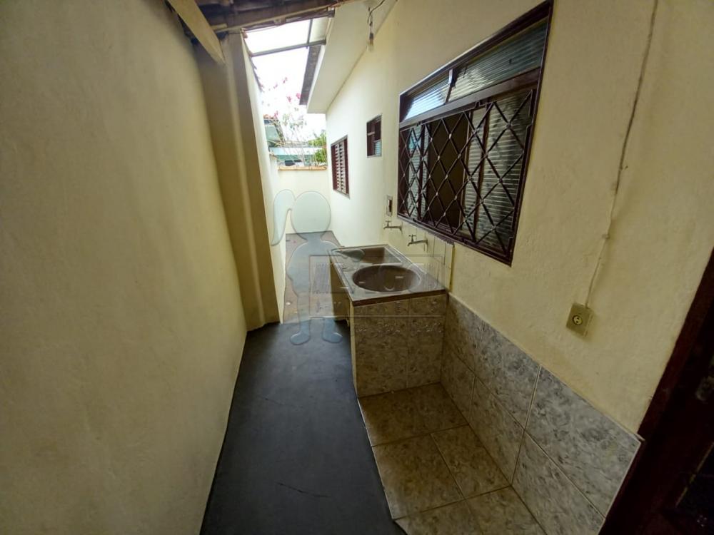 Alugar Casas / Padrão em Ribeirão Preto R$ 650,00 - Foto 5