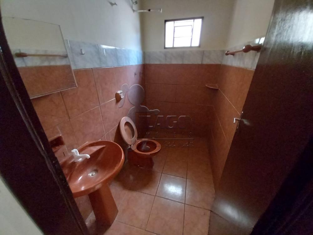 Alugar Casas / Padrão em Ribeirão Preto R$ 650,00 - Foto 8