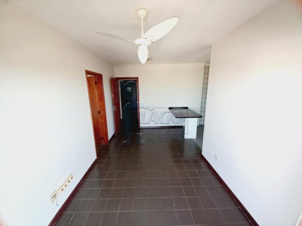 Alugar Apartamentos / Padrão em Ribeirão Preto R$ 1.000,00 - Foto 1