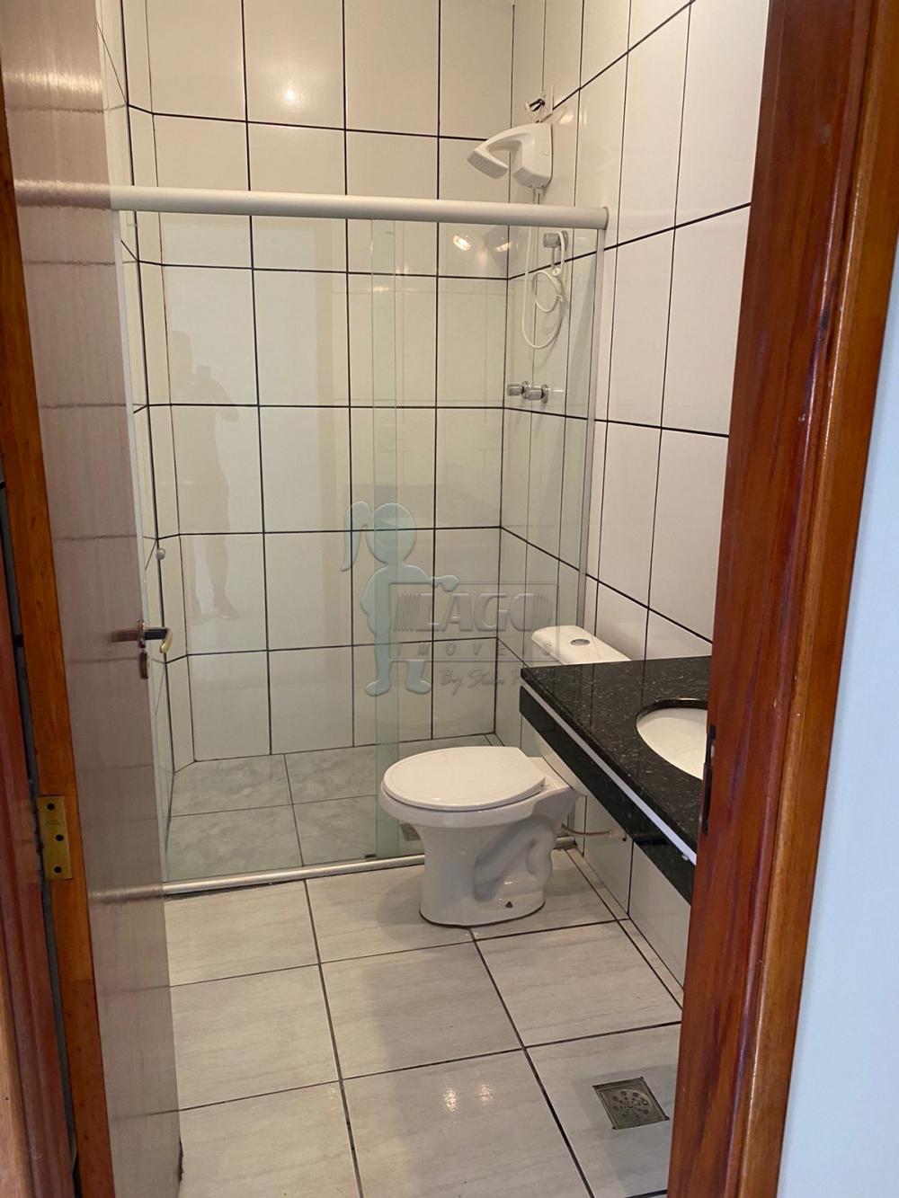 Alugar Apartamentos / Padrão em Ribeirão Preto R$ 1.700,00 - Foto 3