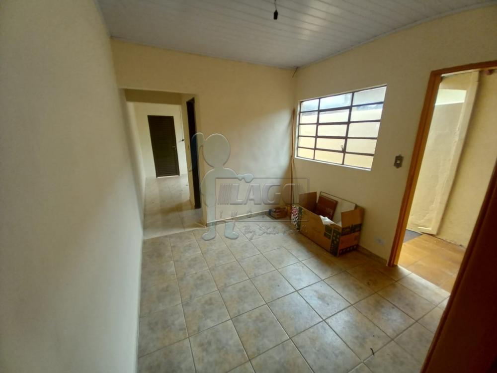 Alugar Casas / Padrão em Ribeirão Preto R$ 850,00 - Foto 4