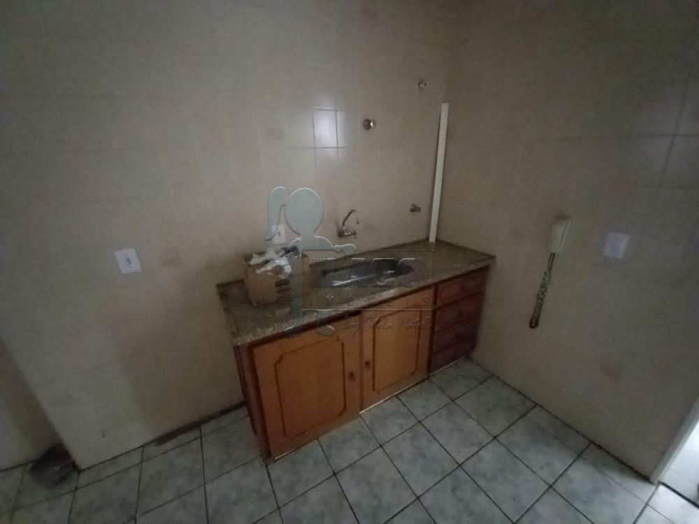 Alugar Apartamentos / Padrão em Ribeirão Preto R$ 850,00 - Foto 3