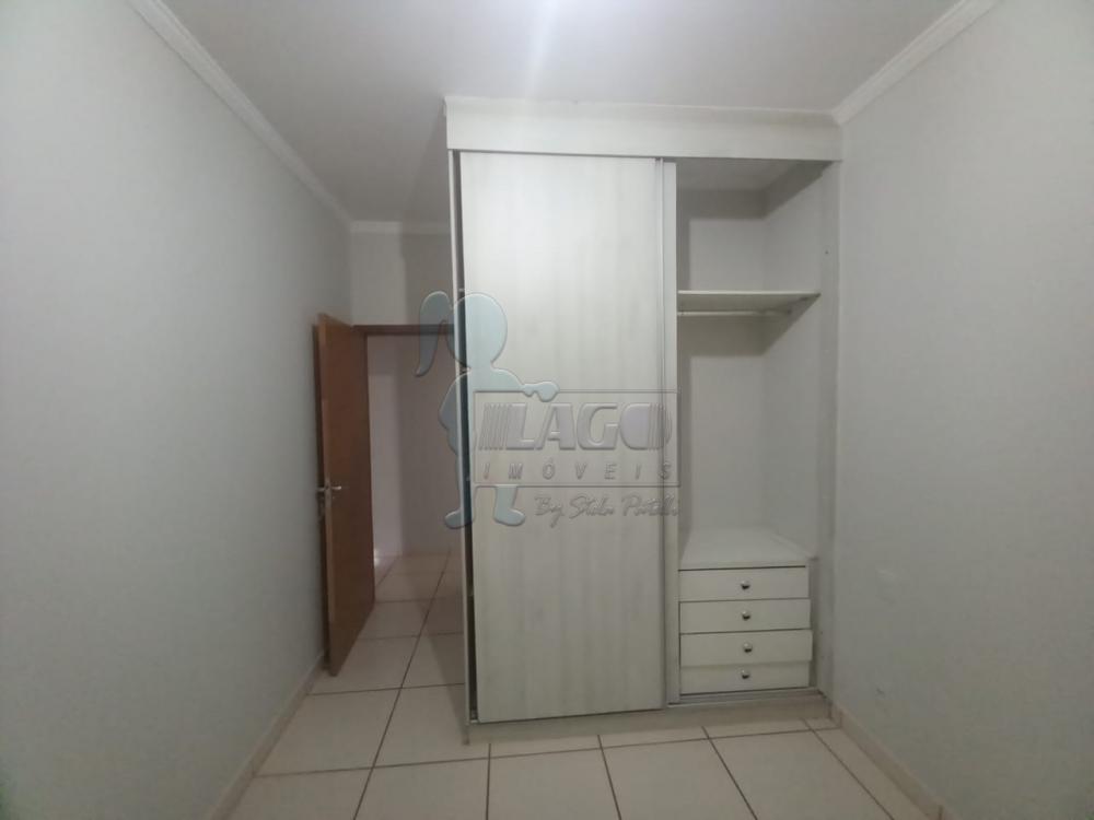 Alugar Apartamentos / Padrão em Ribeirão Preto R$ 1.000,00 - Foto 4