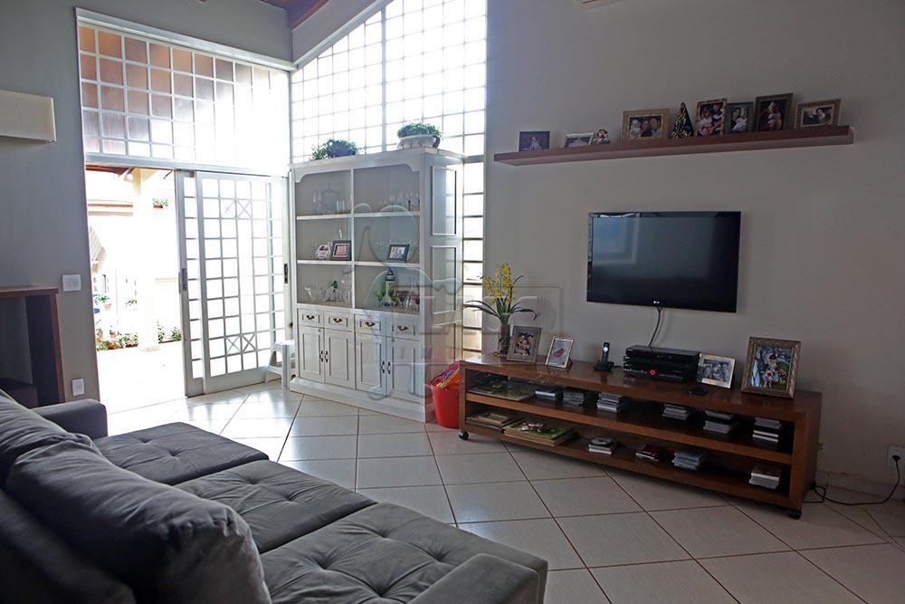 Alugar Casas / Padrão em Ribeirão Preto R$ 3.850,00 - Foto 2