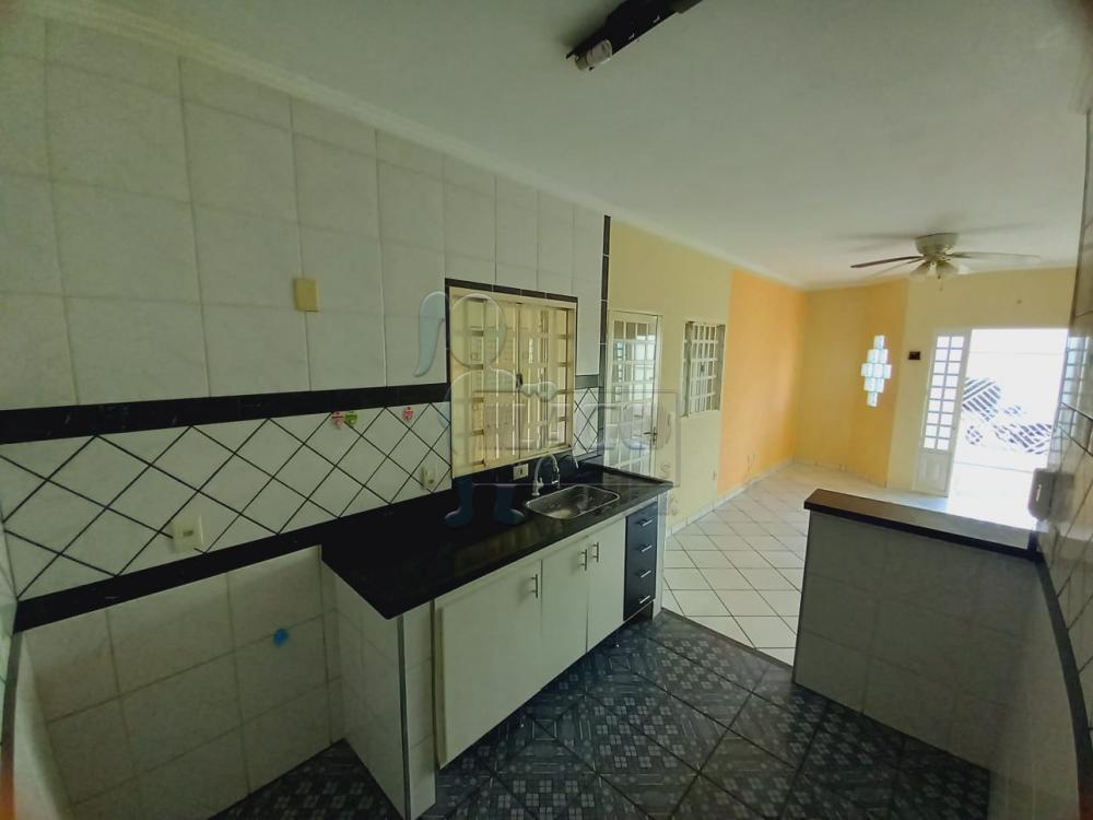 Alugar Casas / Padrão em Ribeirão Preto R$ 1.400,00 - Foto 4