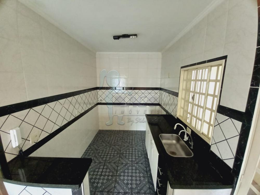 Alugar Casas / Padrão em Ribeirão Preto R$ 1.400,00 - Foto 3