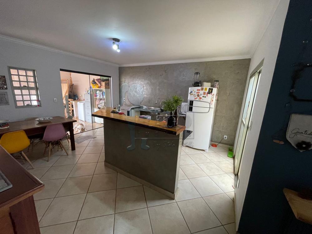 Alugar Casas / Padrão em Ribeirão Preto R$ 900,00 - Foto 4